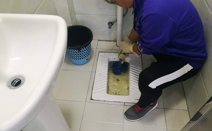 台前疏通蹲坑