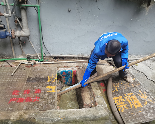 台前清掏化粪池
